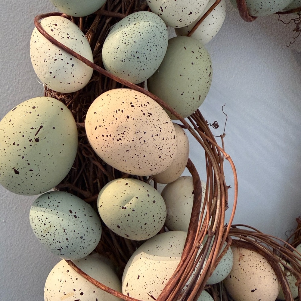 Vintage Speckled Egg  & Vine Wreath - 17” Diameter - Picture 2 of 3
